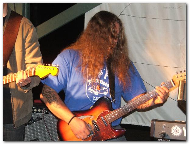 602x451 pixels (53K)